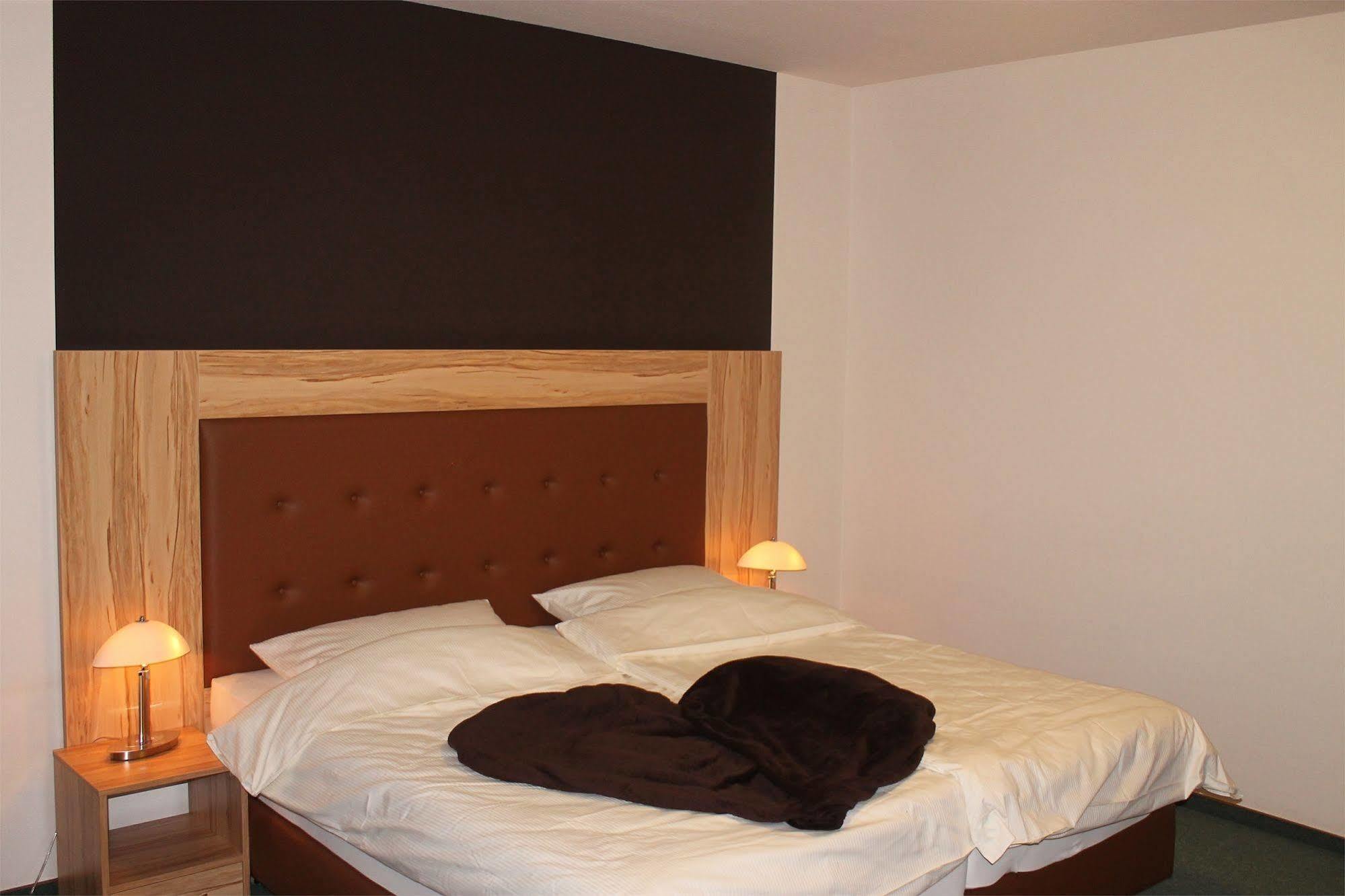 Hotel Roeb Nideggen Dış mekan fotoğraf